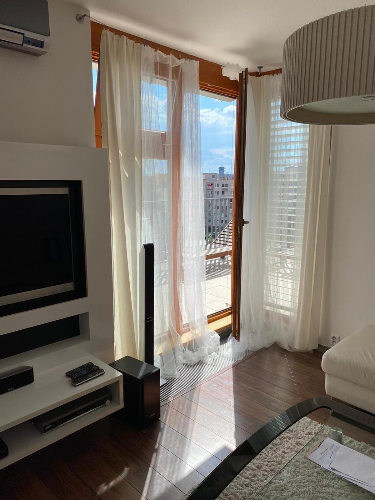 Rooftop Apartment With Pergola And Parking براغ المظهر الخارجي الصورة