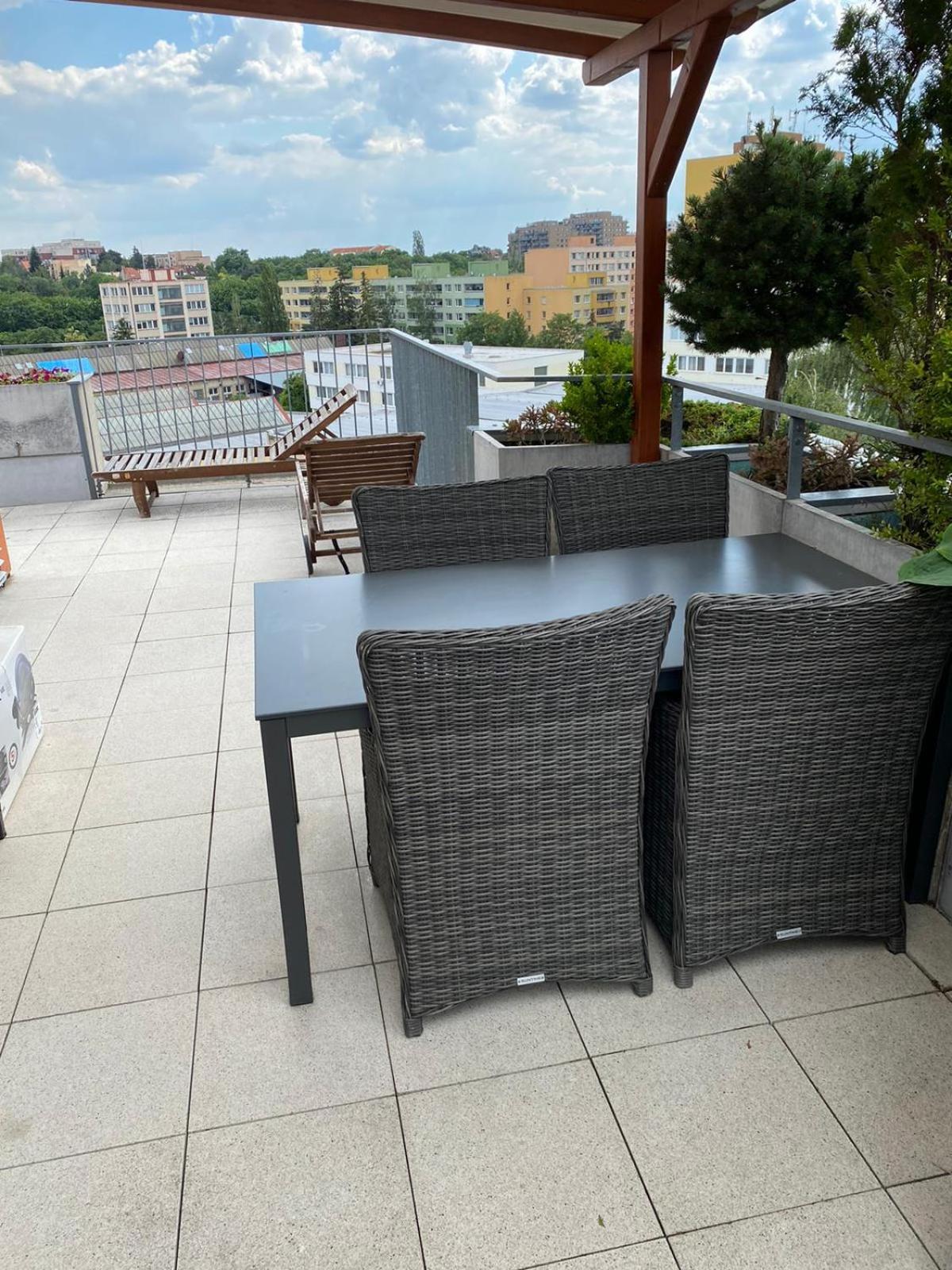 Rooftop Apartment With Pergola And Parking براغ المظهر الخارجي الصورة