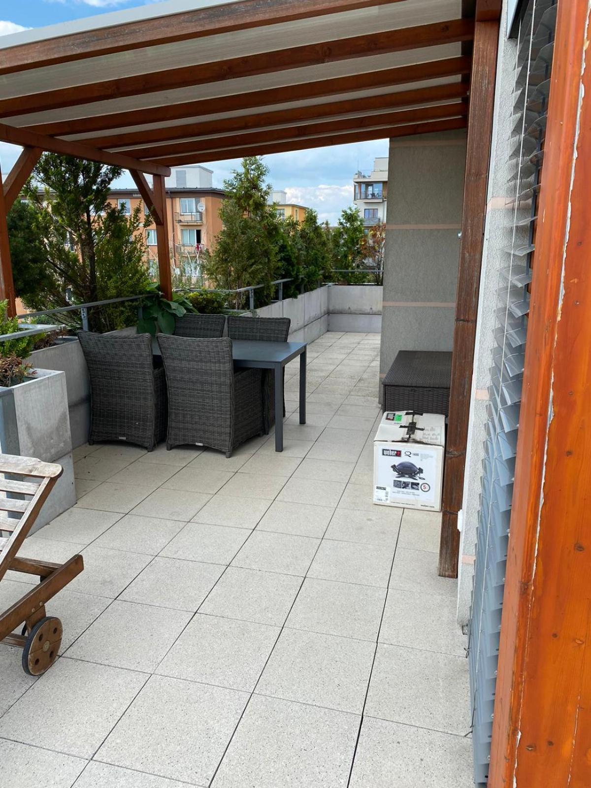 Rooftop Apartment With Pergola And Parking براغ المظهر الخارجي الصورة
